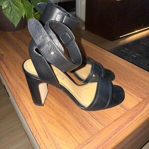 Splendid black leather healed sandal - size 7